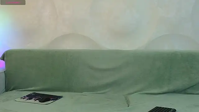 Snapshot of Sinderelka chatting on April 14, 7:58 am Sinderelka online show from April 14, 7:58 am