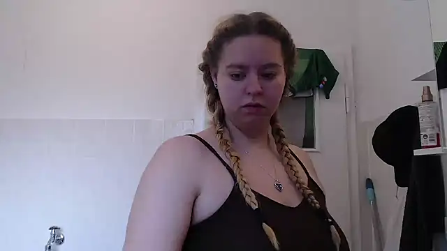 Mia lou05 online show from May 10, 4:17 am