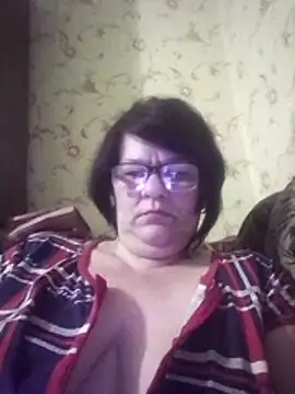 NysiOlsen online show from March 30, 4:19 pm