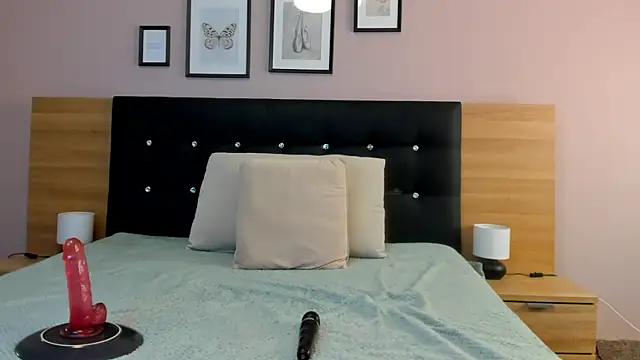 vicky squirtz online show from January 14, 6:08 am