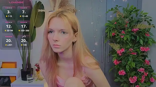 JuanaSumma online show from March 27, 6:08 am