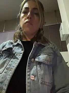 Snapshot of Paulinaa_bella chatting on February 11, 12:48 am Paulinaa bella online show from February 11, 12:48 am