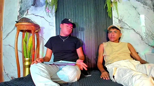 Snapshot of KeenNir_cruz chatting on January 14, 8:25 pm KeenNir cruz online show from January 14, 8:25 pm