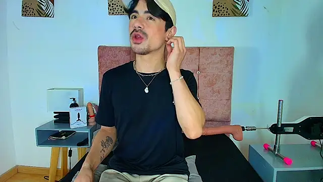 Snapshot of Ethan_Briggs_ chatting on February 6, 4:06 am Ethan Briggs online show from February 6, 4:06 am