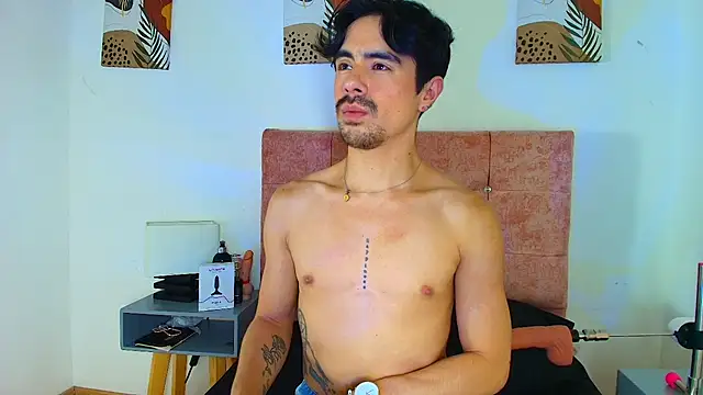 Snapshot of Ethan_Briggs_ chatting on February 12, 3:45 am Ethan Briggs online show from February 12, 3:45 am