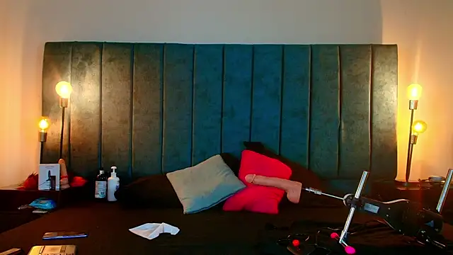 Ethan Briggs  online show from March 25, 3:34 am