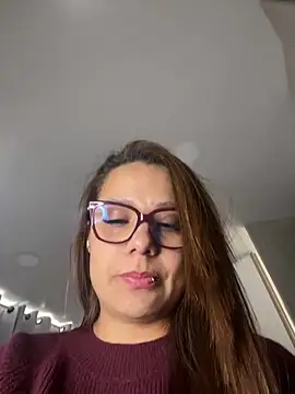 Pretty  Milf online show from May 27, 5:54 pm