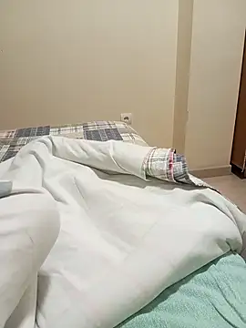 Snapshot of Roberrr69 chatting on January 13, 12:49 am Roberrr69 online show from January 13, 12:49 am