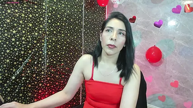 adellelennoxx online show from February 14, 8:22 am