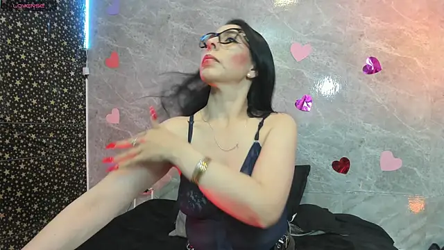 adellelennoxx online show from May 26, 8:54 am