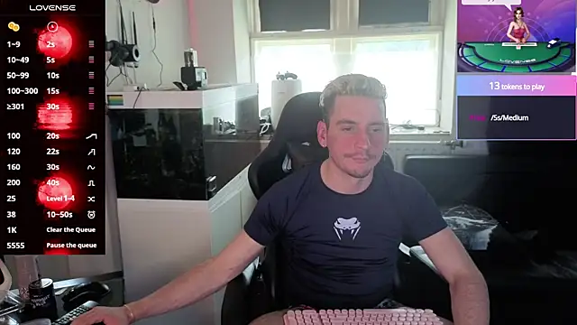 Rayzel White online show from June 3, 4:12 pm