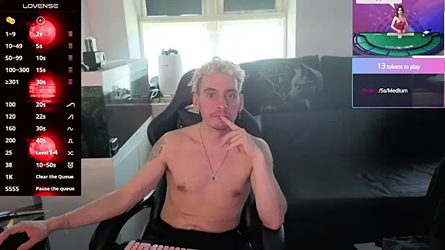 Rayzel White online show from June 20, 1:58 pm