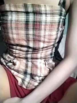 Snapshot of Lisa_xx2 chatting on February 27, 12:10 am Lisa xx2 online show from February 27, 12:10 am