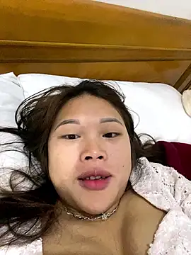 Snapshot of Emxinh123cute chatting on January 15, 3:22 am Emxinh123cute online show from January 15, 3:22 am