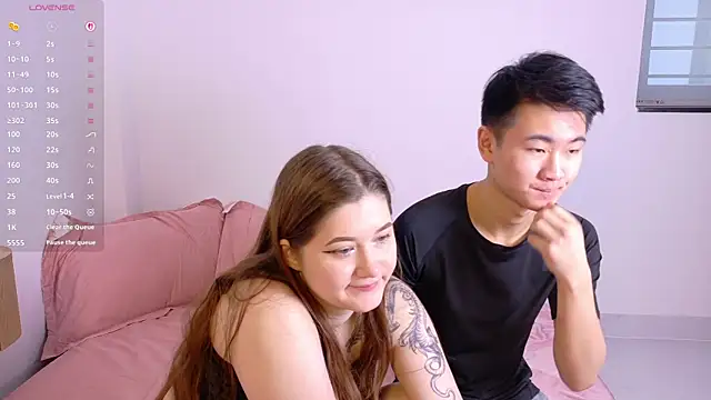 Snapshot of _around_heree chatting on January 14, 5:57 am around heree online show from January 14, 5:57 am