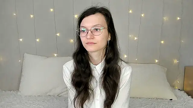 ThoraMarola online show from February 20, 4:42 am