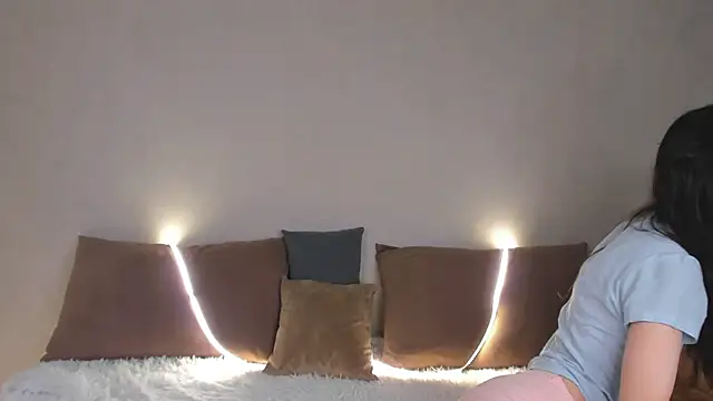 ThoraMarola online show from March 11, 5:46 am