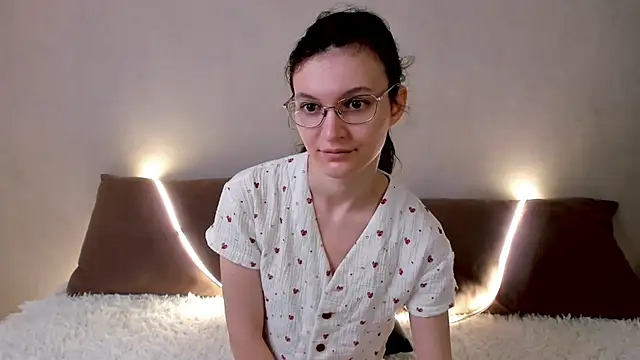 Snapshot of ThoraMarola chatting on April 24, 4:04 am ThoraMarola online show from April 24, 4:04 am