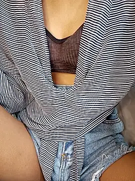 Zi zii online show from February 8, 12:36 am