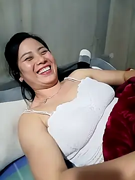 Snapshot of IORio2x chatting on February 2, 2:05 pm IORio2x online show from February 2, 2:05 pm