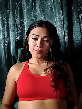 Snapshot of Freyarosse chatting on February 20, 9:15 pm Freyarosse online show from February 20, 9:15 pm