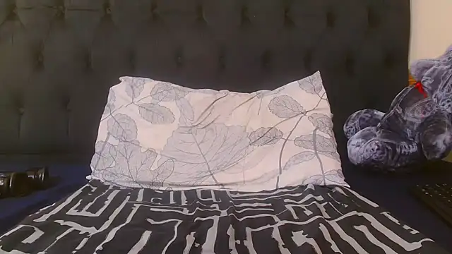 Snapshot of SexyPureFire001 chatting on February 13, 4:58 pm SexyPureFire001 online show from February 13, 4:58 pm