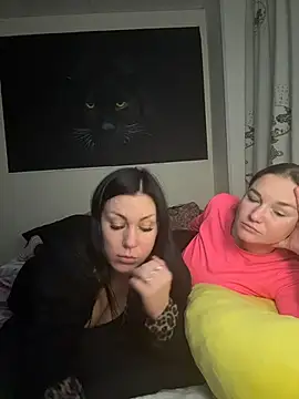 Snapshot of _Mila_Love chatting on February 3, 11:21 pm Mila Love online show from February 3, 11:21 pm