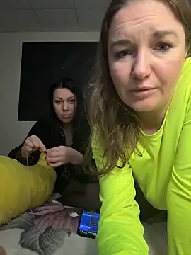 Snapshot of _Mila_Love chatting on February 5, 2:00 pm Mila Love online show from February 5, 2:00 pm