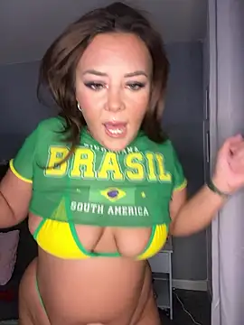 Snapshot of SexySkylarXOx chatting on January 15, 9:40 pm SexySkylarXOx online show from January 15, 9:40 pm