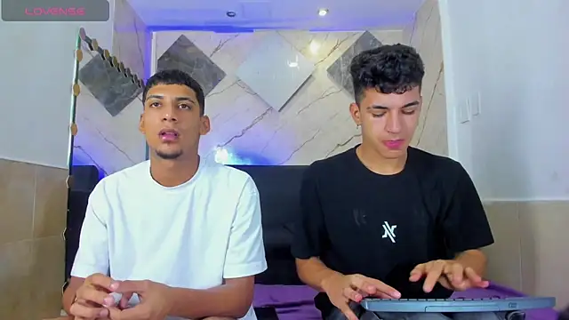 ALEX KEITH26 online show from April 2, 12:14 pm