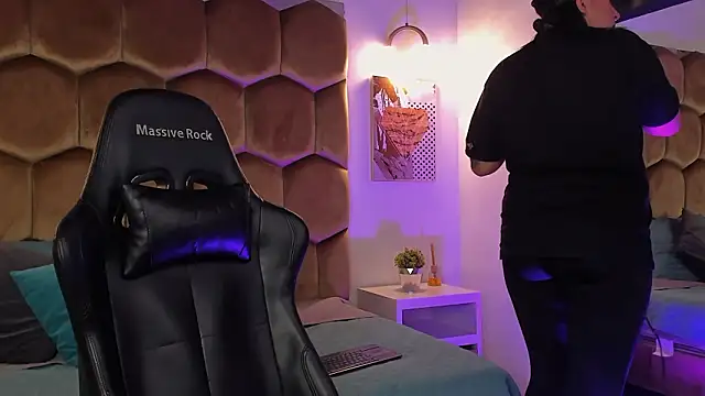 Snapshot of Mila_laurent1 chatting on February 3, 8:58 pm Mila laurent1 online show from February 3, 8:58 pm