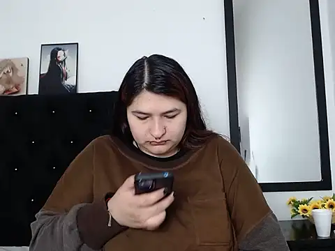 LauraHorny69 online show from March 4, 1:17 pm