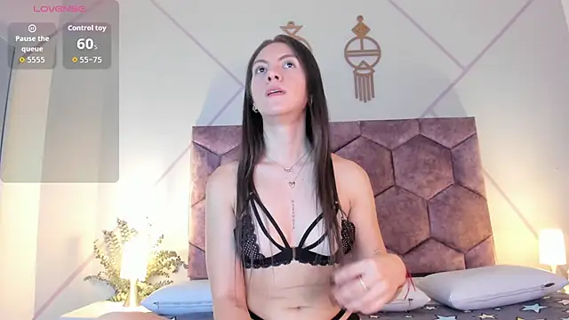 valeria becket online show from February 6, 7:50 pm