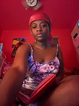 Snapshot of loventries chatting on February 20, 7:43 am loventries online show from February 20, 7:43 am