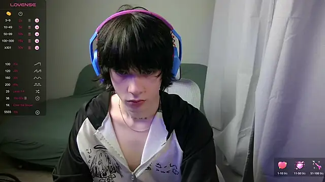 Snapshot of LeonBoykisser chatting on February 7, 12:09 pm LeonBoykisser online show from February 7, 12:09 pm