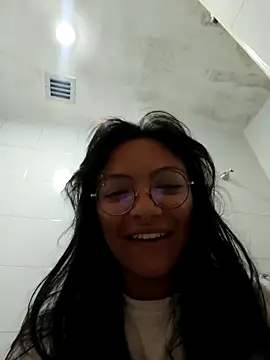 Snapshot of victoriia_thompson chatting on May 11, 4:07 am victoriia thompson online show from May 11, 4:07 am