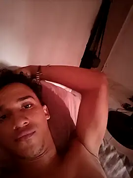 Snapshot of Luisthebigdick chatting on January 15, 3:27 pm Luisthebigdick online show from January 15, 3:27 pm