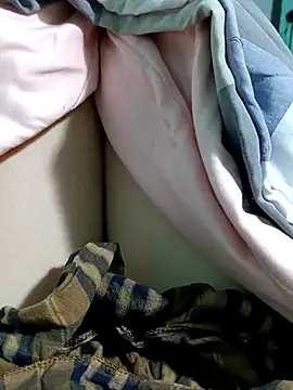 Snapshot of lylinhjim chatting on January 15, 3:05 pm lylinhjim online show from January 15, 3:05 pm