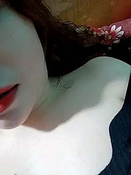 lylinhjim online show from February 3, 6:22 am