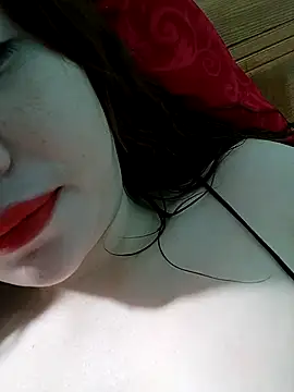 lylinhjim online show from February 4, 1:55 am