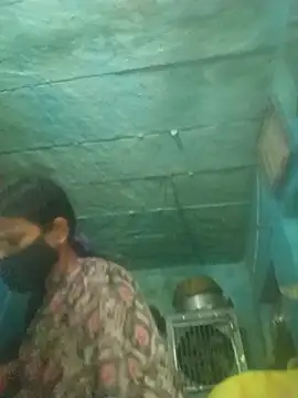 Snapshot of priyasharma899 chatting on March 14, 1:23 am priyasharma899 online show from March 14, 1:23 am