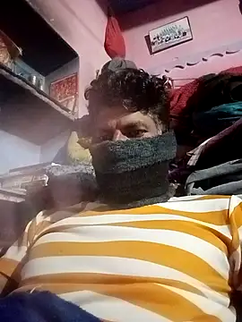 Snapshot of Hairymax_boy chatting on January 17, 3:17 pm Hairymax boy online show from January 17, 3:17 pm