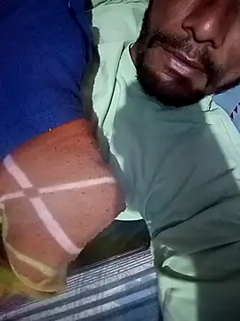 Snapshot of Hairymax_boy chatting on February 11, 6:02 pm Hairymax boy online show from February 11, 6:02 pm