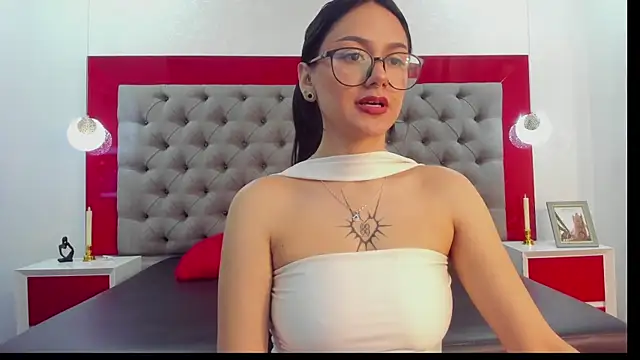 NiccolleHall online show from January 16, 12:53 pm