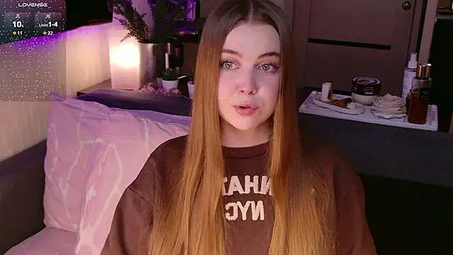 Snapshot of bratwifelina chatting on March 2, 8:59 pm bratwifelina online show from March 2, 8:59 pm