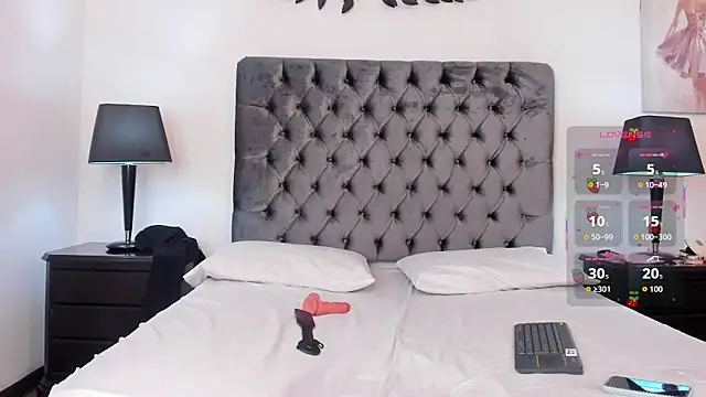 Kiri Black  online show from March 14, 4:07 am