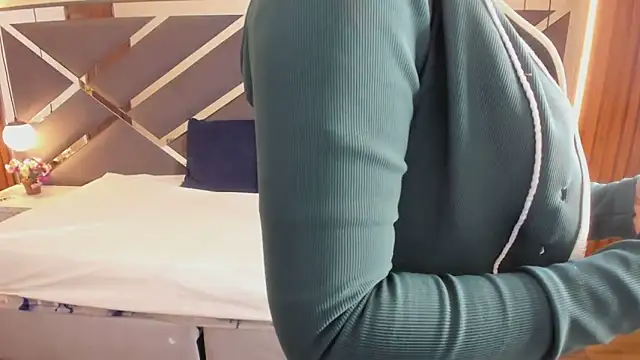 Ambarross  online show from March 4, 12:11 pm