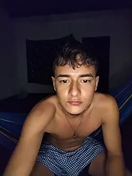 Snapshot of attractive-sexx chatting on January 15, 1:32 am attractive-sexx online show from January 15, 1:32 am