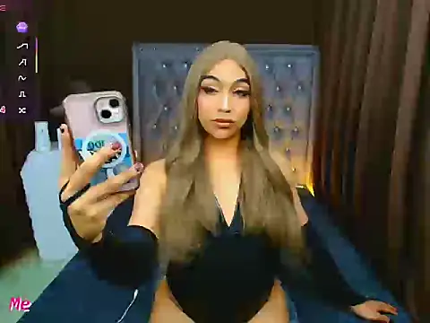 Clea Moore online show from February 24, 6:00 am