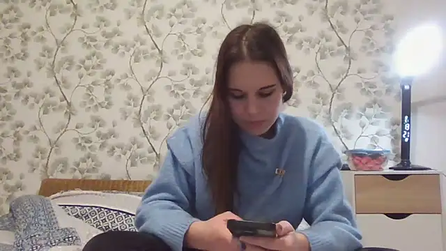 NyraLuna online show from February 4, 8:58 pm